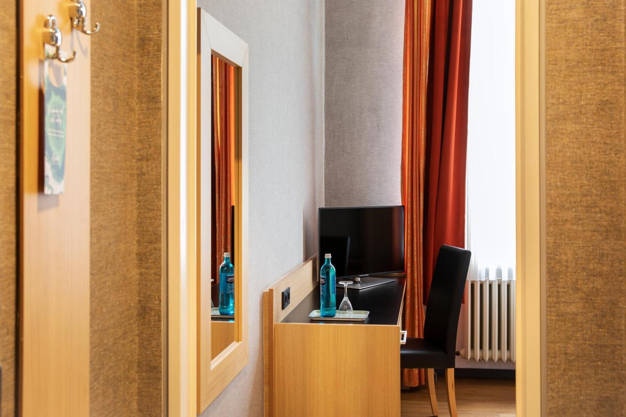 Roomingtons Hotel Franziskushoehe Lohr Exterior foto